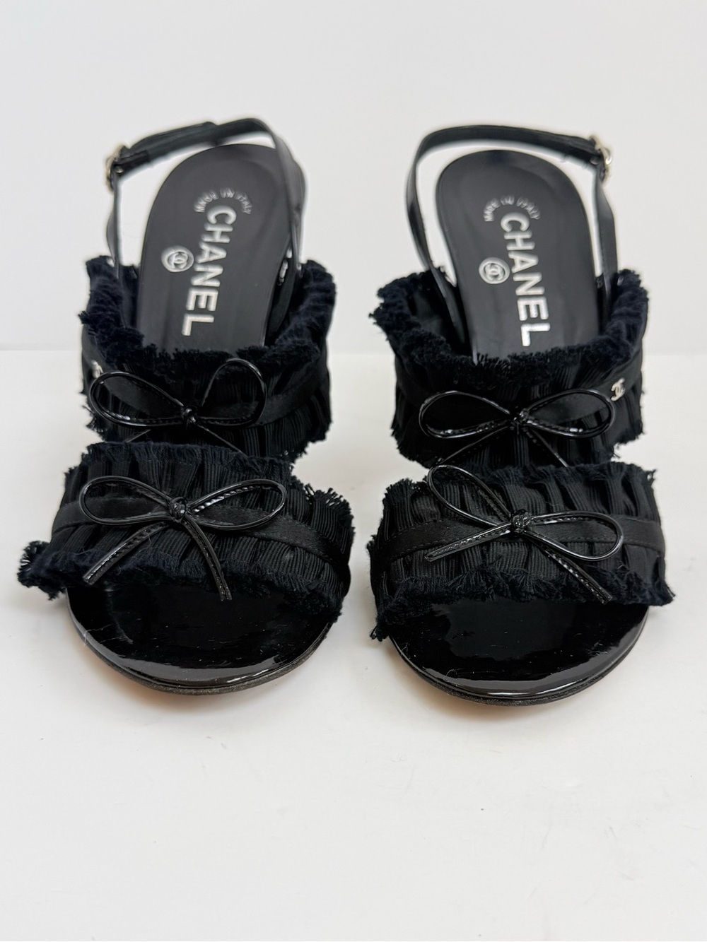 Chanel 12P Black Patent Fringe Bow Slingback Heels CC Logo Sandals EU 39 - Picture 3 of 11